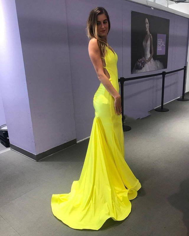 Charming Yellow Backless Criss Cross V Neck Sheath Long Prom Dresses 2024