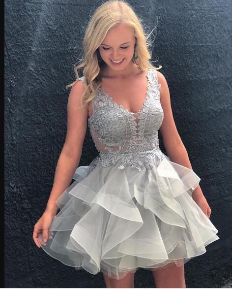 Princess/A-Line Scoop Backless Appliques Gray Organza Homecoming/Prom Dresses