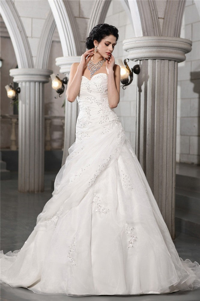 A-Line/Princess Sweetheart Sleeveless Beading Applique Long Organza Wedding Dresses CICIP0006550