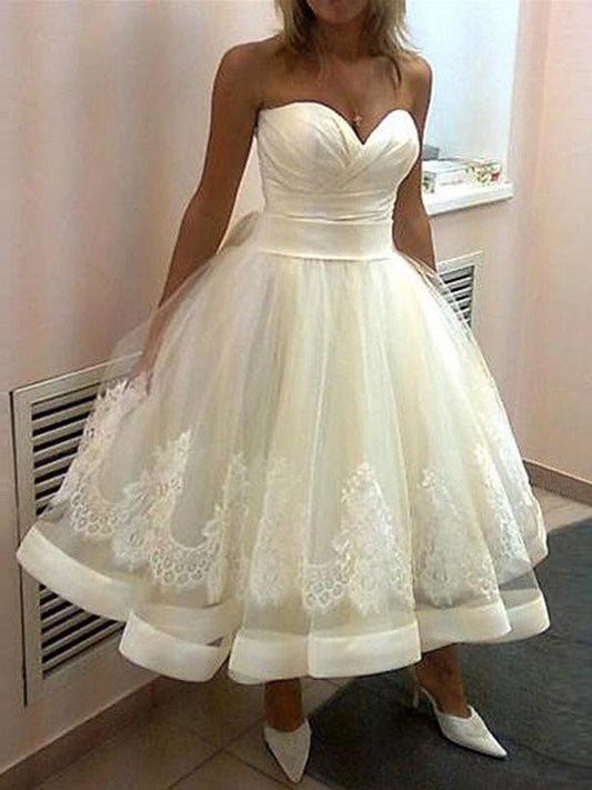 Ball Gown Applique Sweetheart Tulle Sleeveless Tea-Length Wedding Dresses CICIP0006304