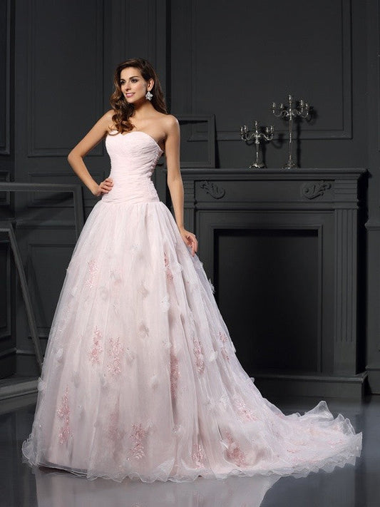 Ball Gown Sweetheart Ruffles Sleeveless Long Organza Wedding Dresses CICIP0006473