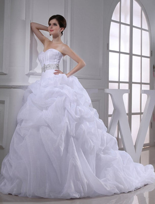 Ball Gown Beading Sweetheart Sleeveless Long Organza Wedding Dresses CICIP0006658