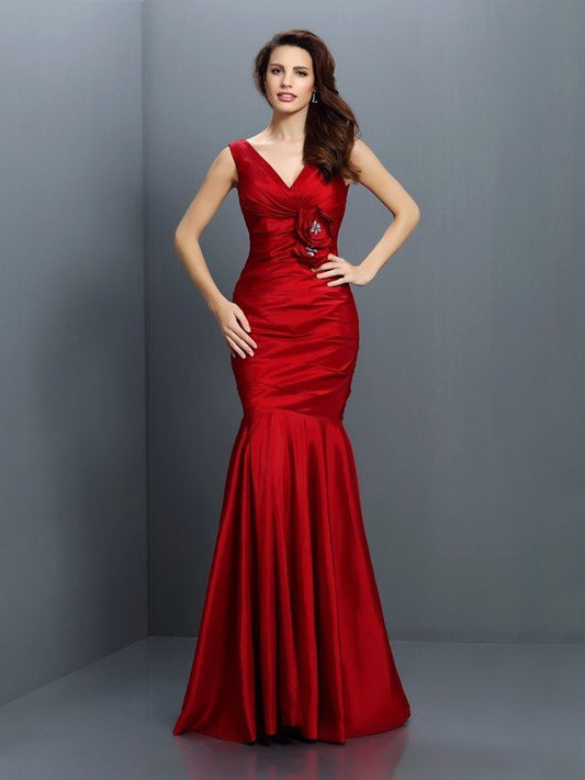 Trumpet/Mermaid V-neck Hand-Made Flower Sleeveless Long Taffeta Bridesmaid Dresses CICIP0005170