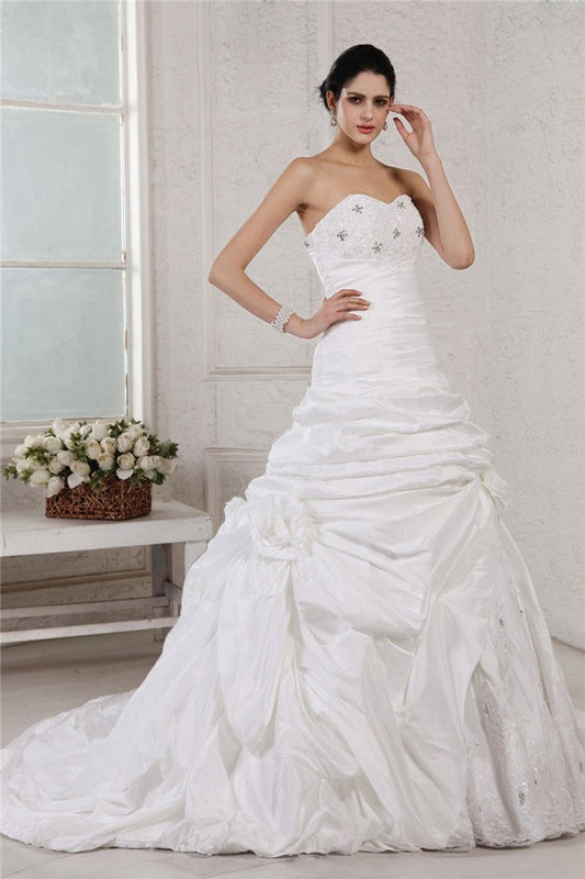 A-Line/Princess Sweetheart Sleeveless Applique Beading Long Taffeta Wedding Dresses CICIP0006855