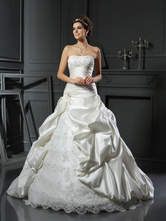 Ball Gown Sweetheart Beading Applique Sleeveless Long Satin Wedding Dresses CICIP0006555