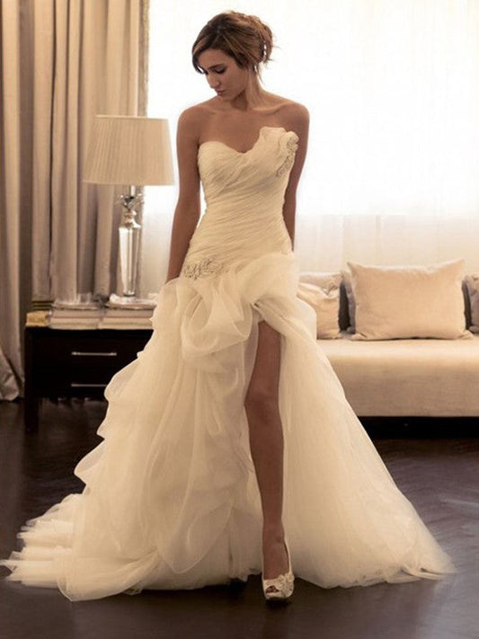 Ball Gown Organza Beading Sweetheart Sleeveless Sweep/Brush Train Wedding Dresses CICIP0006242