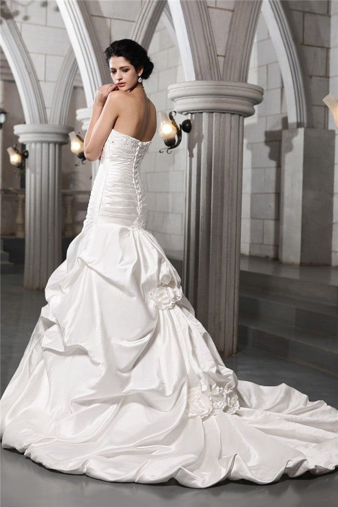 A-Line/Princess Sleeveless Strapless Beading Applique Hand-Made Flower Long Satin Wedding Dresses CICIP0006812