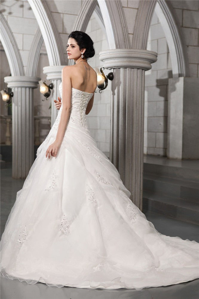 A-Line/Princess Sweetheart Sleeveless Beading Applique Long Organza Wedding Dresses CICIP0006550