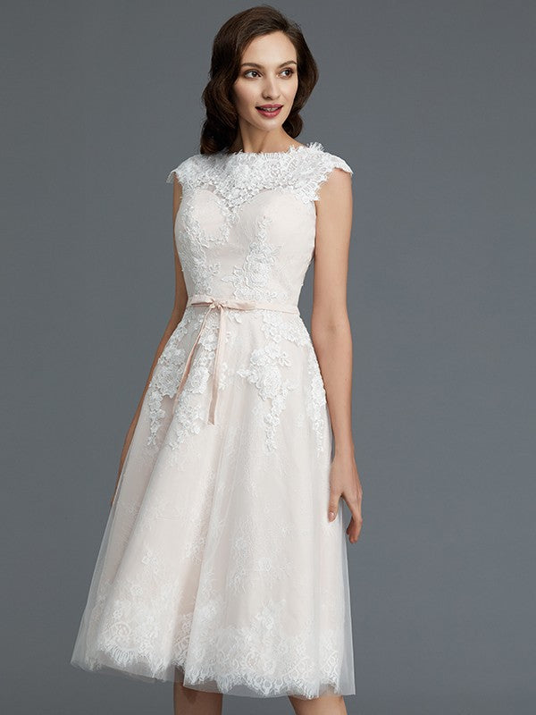 A-Line/Princess Sleeveless Bateau Knee-Length Tulle Wedding Dresses CICIP0006017