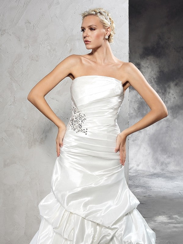 Sheath/Column Strapless Pleats Sleeveless Long Satin Wedding Dresses CICIP0006965