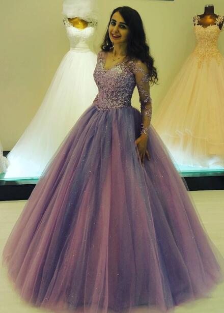 Elegant Ball Gown V Neck Tulle Long Sleeves Prom Dresses