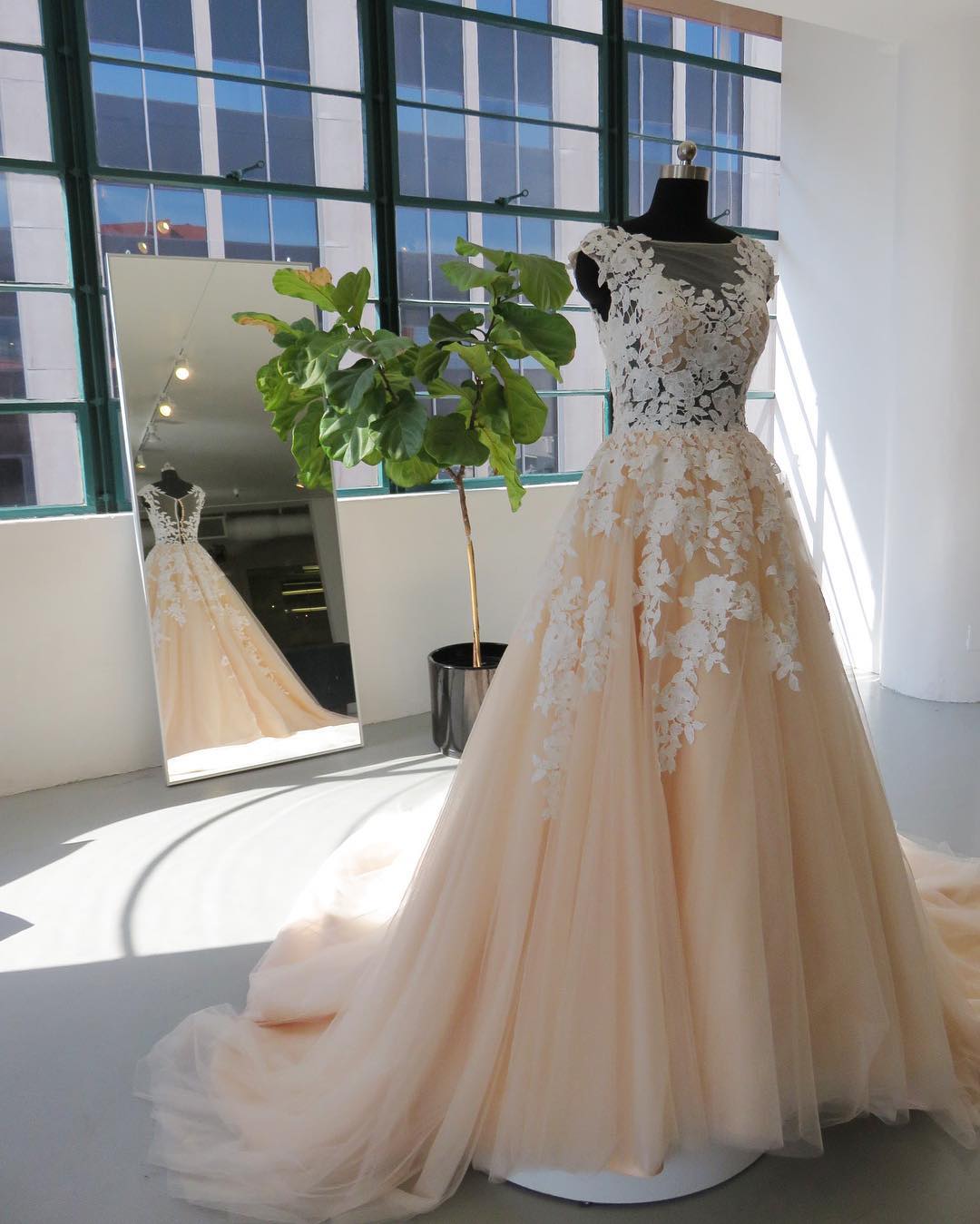 2024 New Arrival A Line Long Train Tulle Wedding Dresses With Appliques