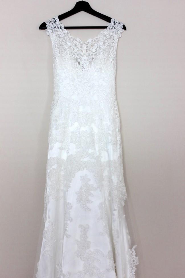 Simple Mermaid Lace Appliques Ivory Cap Sleeves Button Long V Neck Wedding Dresses